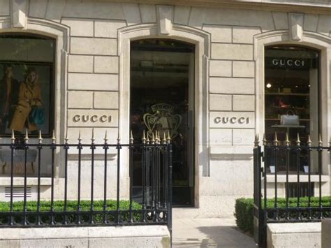 gucci champs elysees|gucci montaigne location.